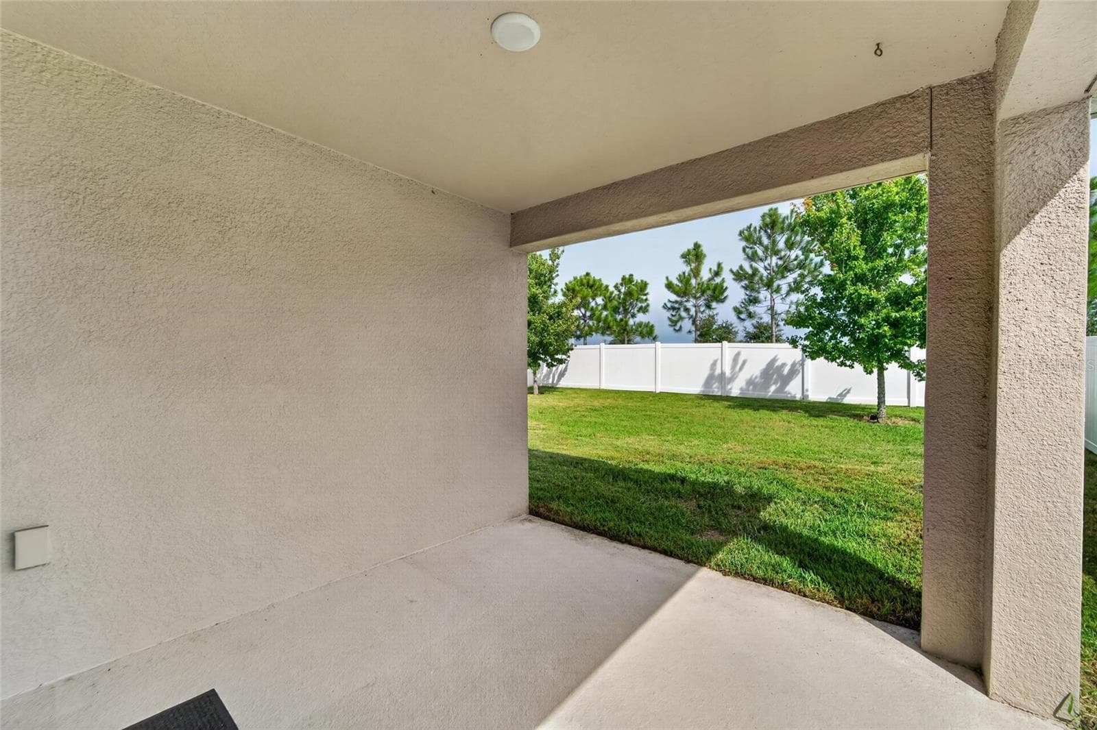 Single Family Residence at 12820 BENT TWIG DR, RIVERVIEW, photo 14 of 86