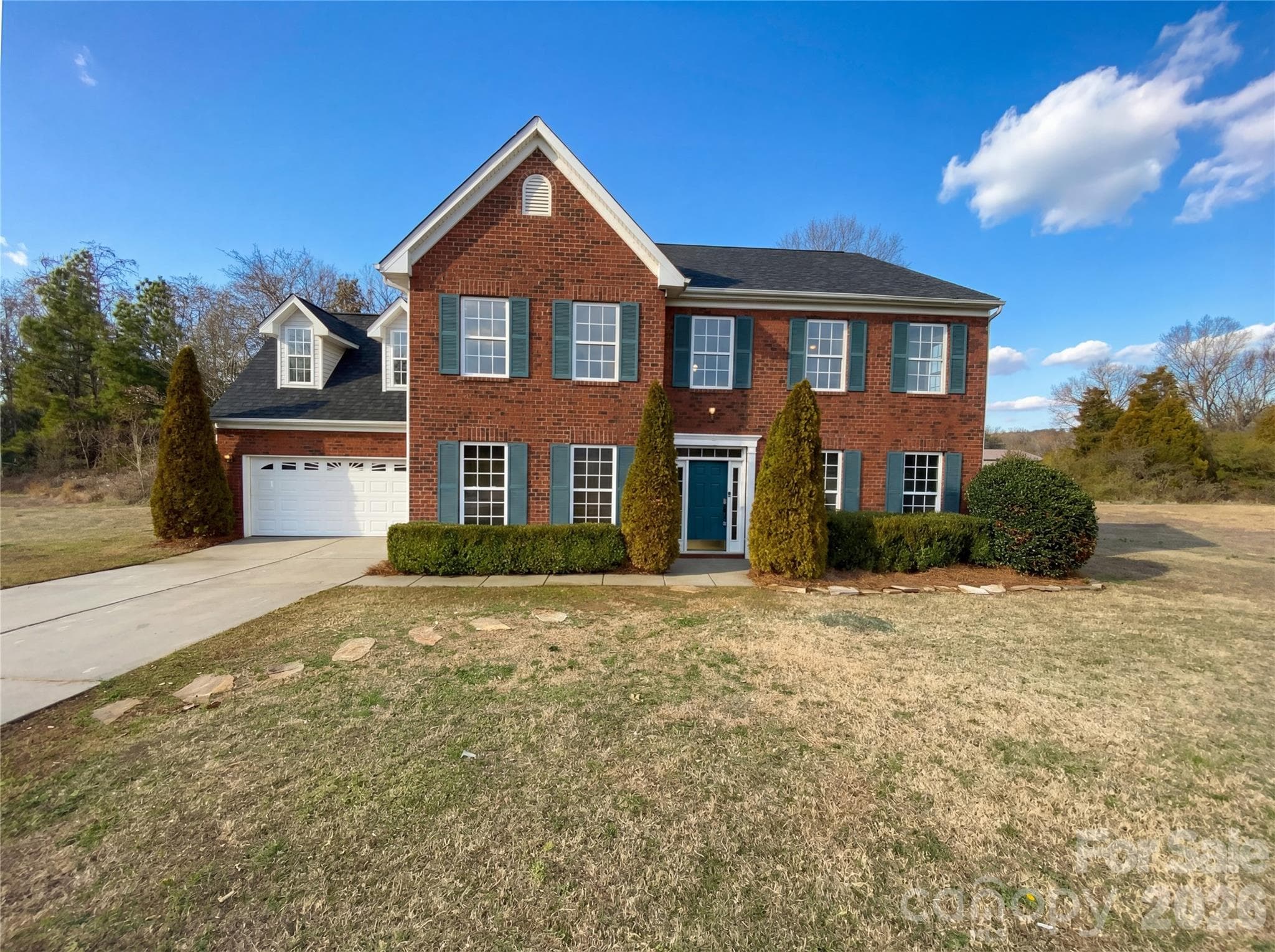 Single Family Residence at 138 Woodside Village Drive, Rock Hill, photo 2 of 17