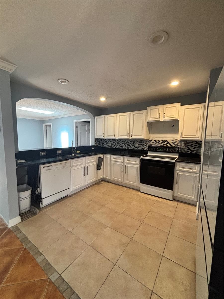 Townhouse at 2487 HARBOUR WAY, WINTER PARK, photo 5 of 13
