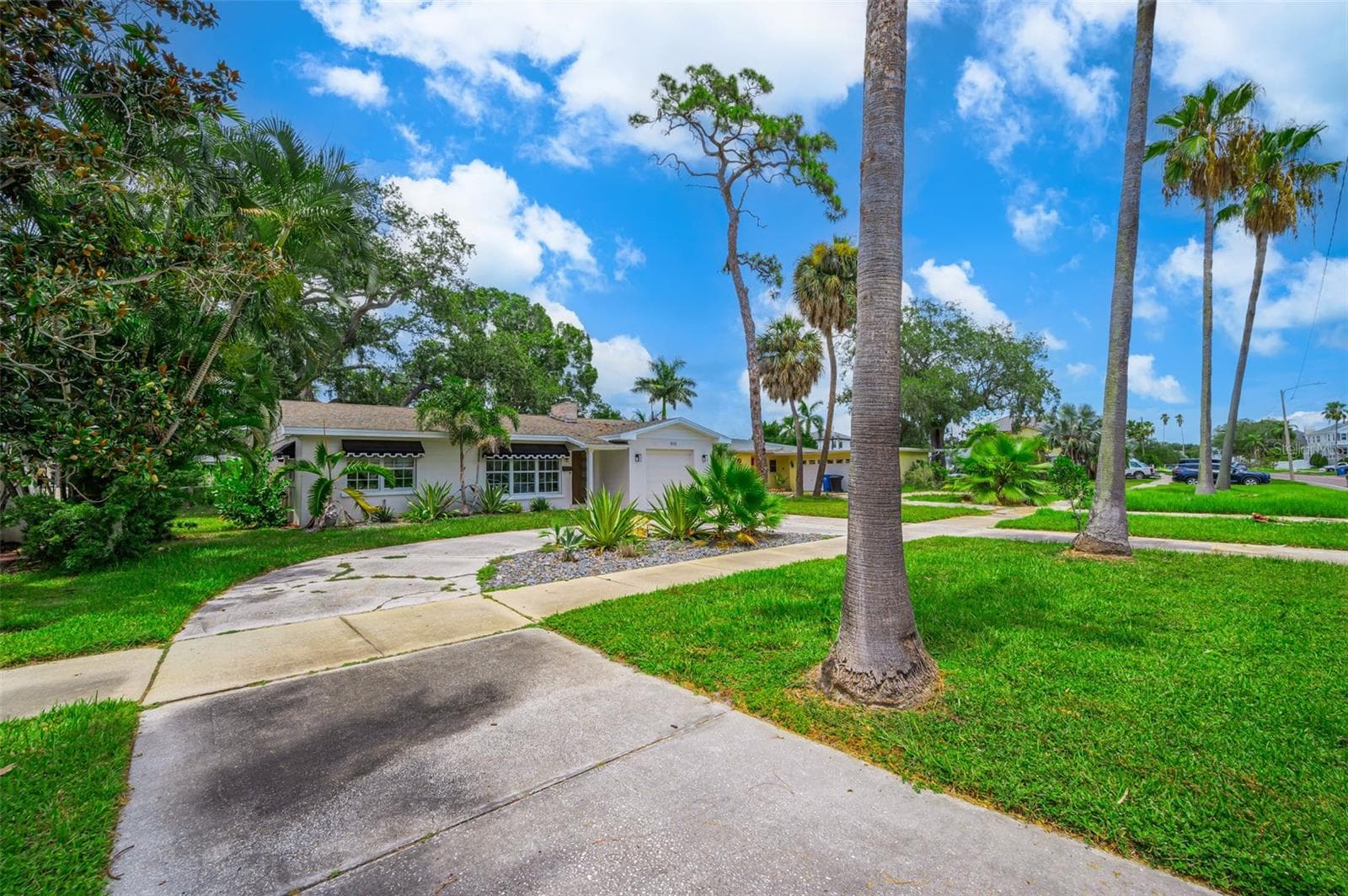 Single Family Residence at 910 SNELL ISLE BLVD NE, ST PETERSBURG, photo 21 of 29