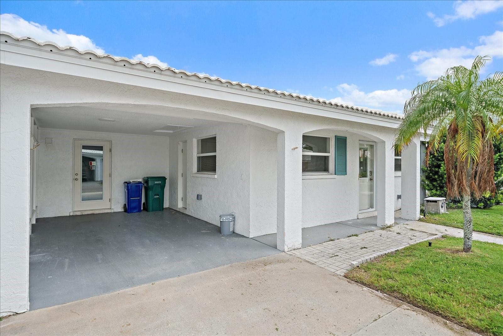 Car Port with side entrance - 683 SPANISH DR S #214, LONGBOAT KEY