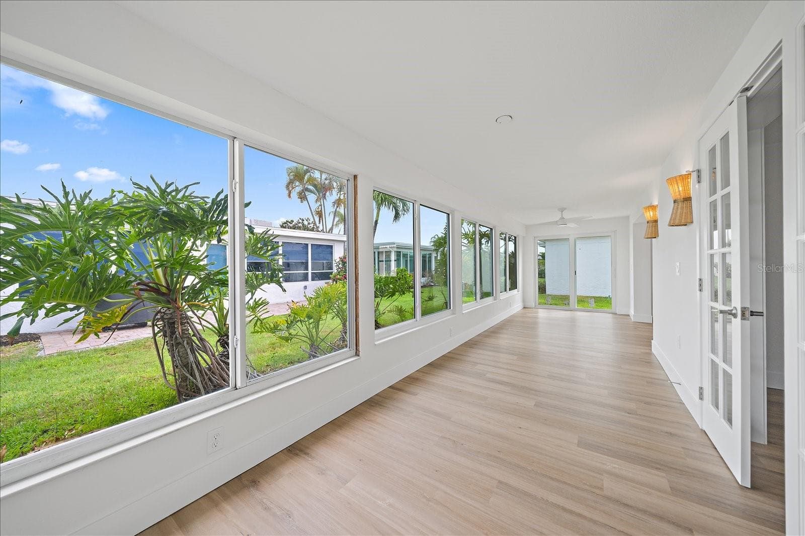 Florida Room - 683 SPANISH DR S #214, LONGBOAT KEY