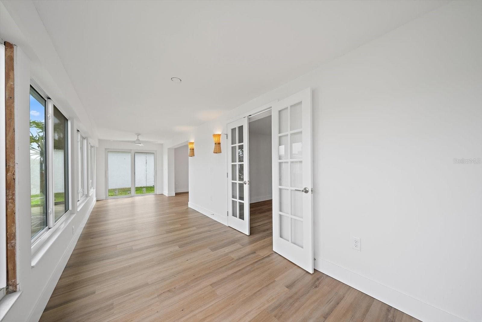 Florida Room - 683 SPANISH DR S #214, LONGBOAT KEY