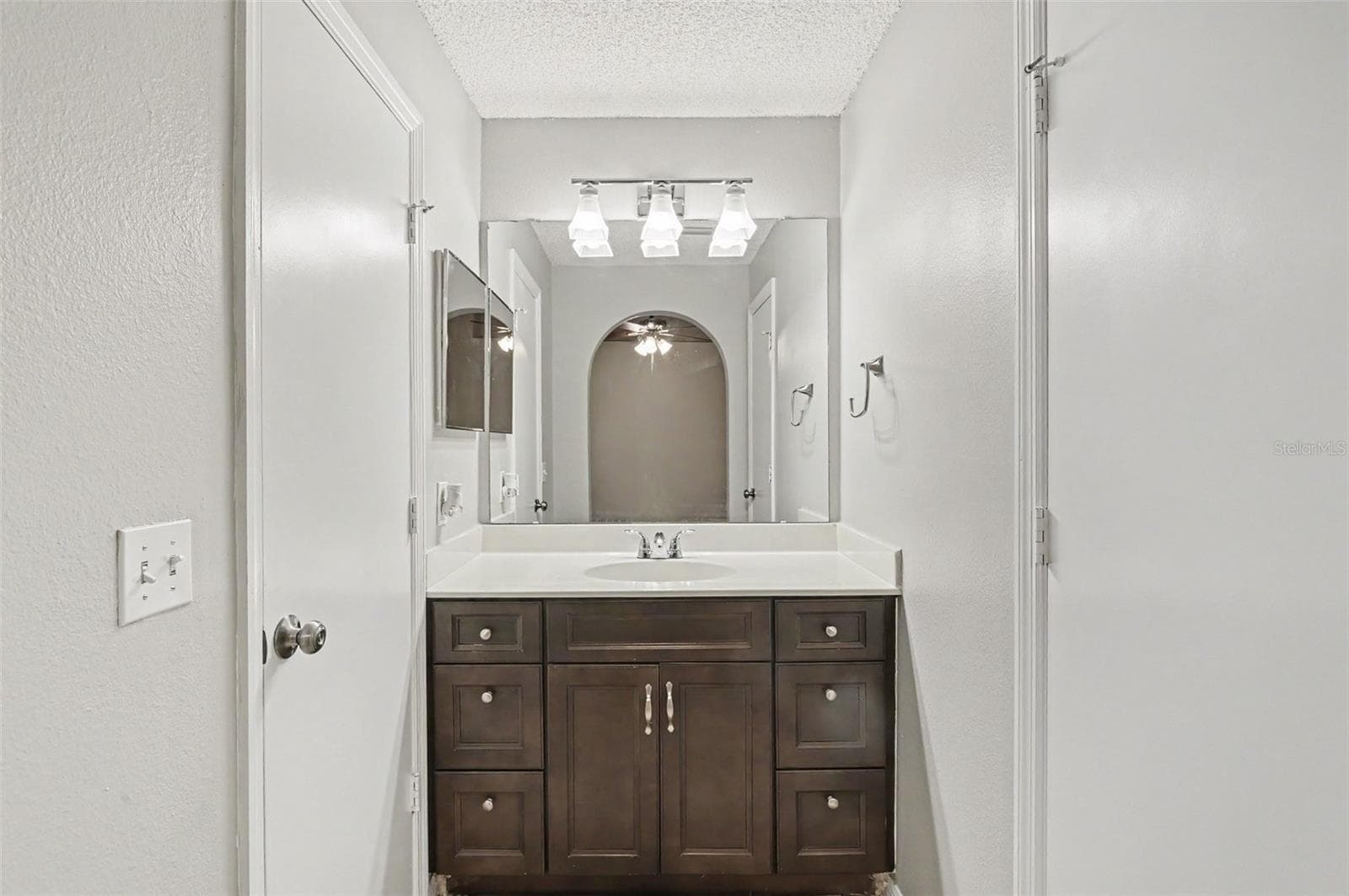 Single Family Residence at 5655 NEW CAMBRIDGE RD, ORLANDO, photo 16 of 19