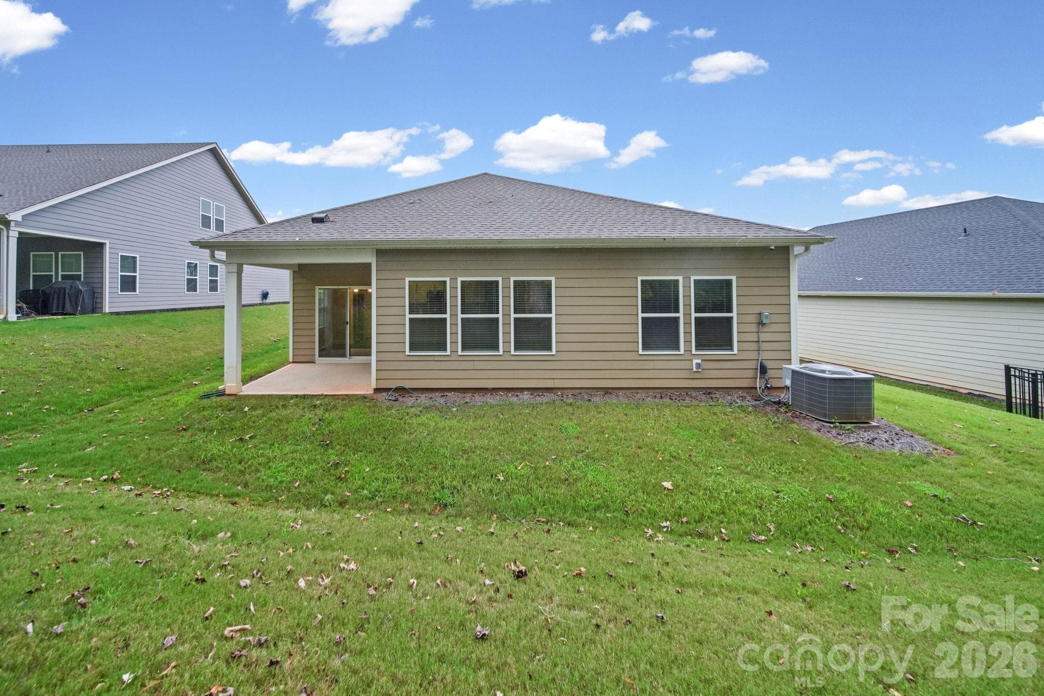 Single Family Residence at 6220 Barcelona Way, Charlotte, photo 2 of 31