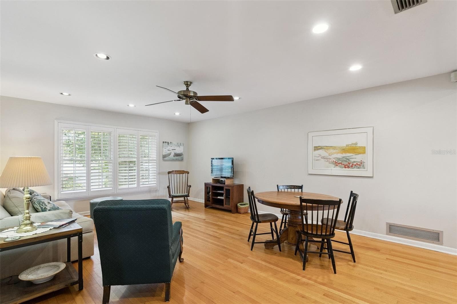 Single Family Residence at 1008 E RIDGEWOOD ST, ORLANDO, photo 9 of 63