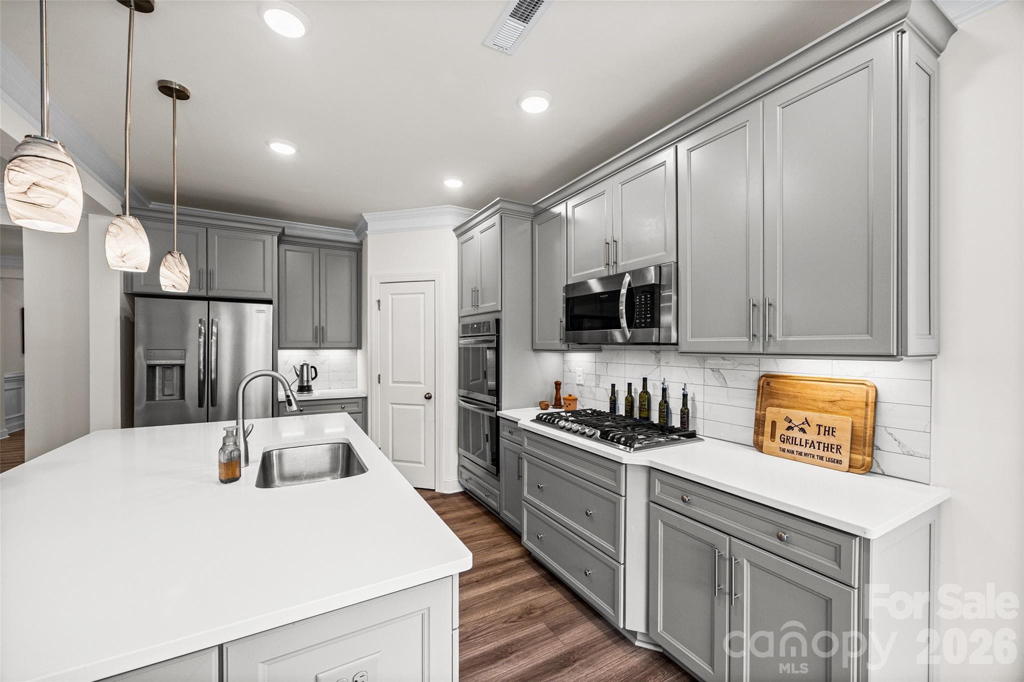 Single Family Residence at 4048 Clapton Drive, Lancaster, photo 10 of 47