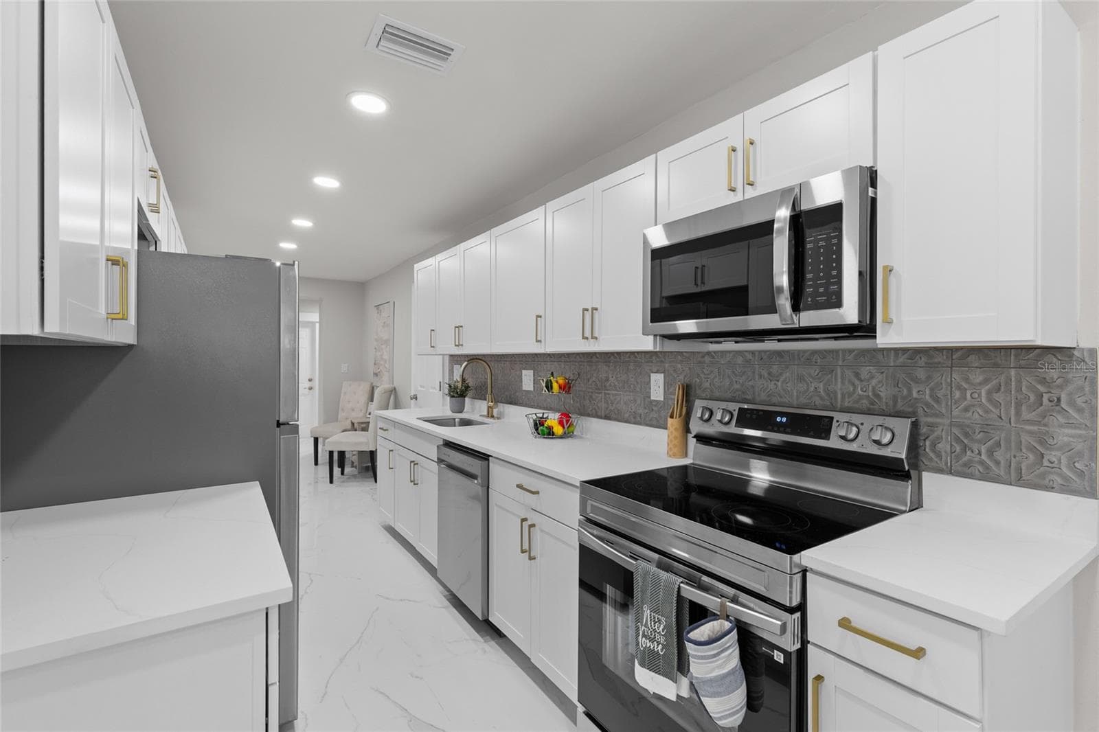 Single Family Residence at 1375 LAKE DR, CASSELBERRY, photo 10 of 43