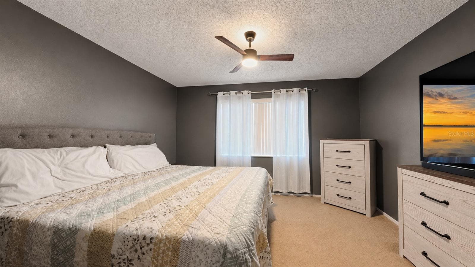 Primary bedroom, view toward window - 257 CLEMENS CT, ORLANDO