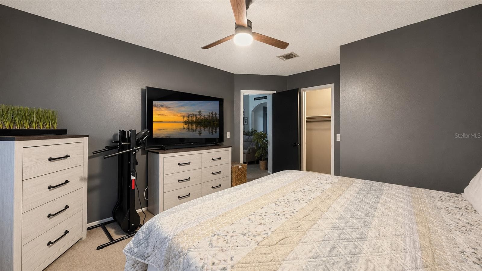 Primary bedroom, additional angle - 257 CLEMENS CT, ORLANDO