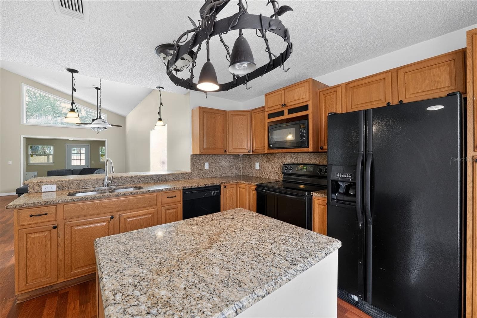Kitchen - 1243 PIN OAK DR, APOPKA