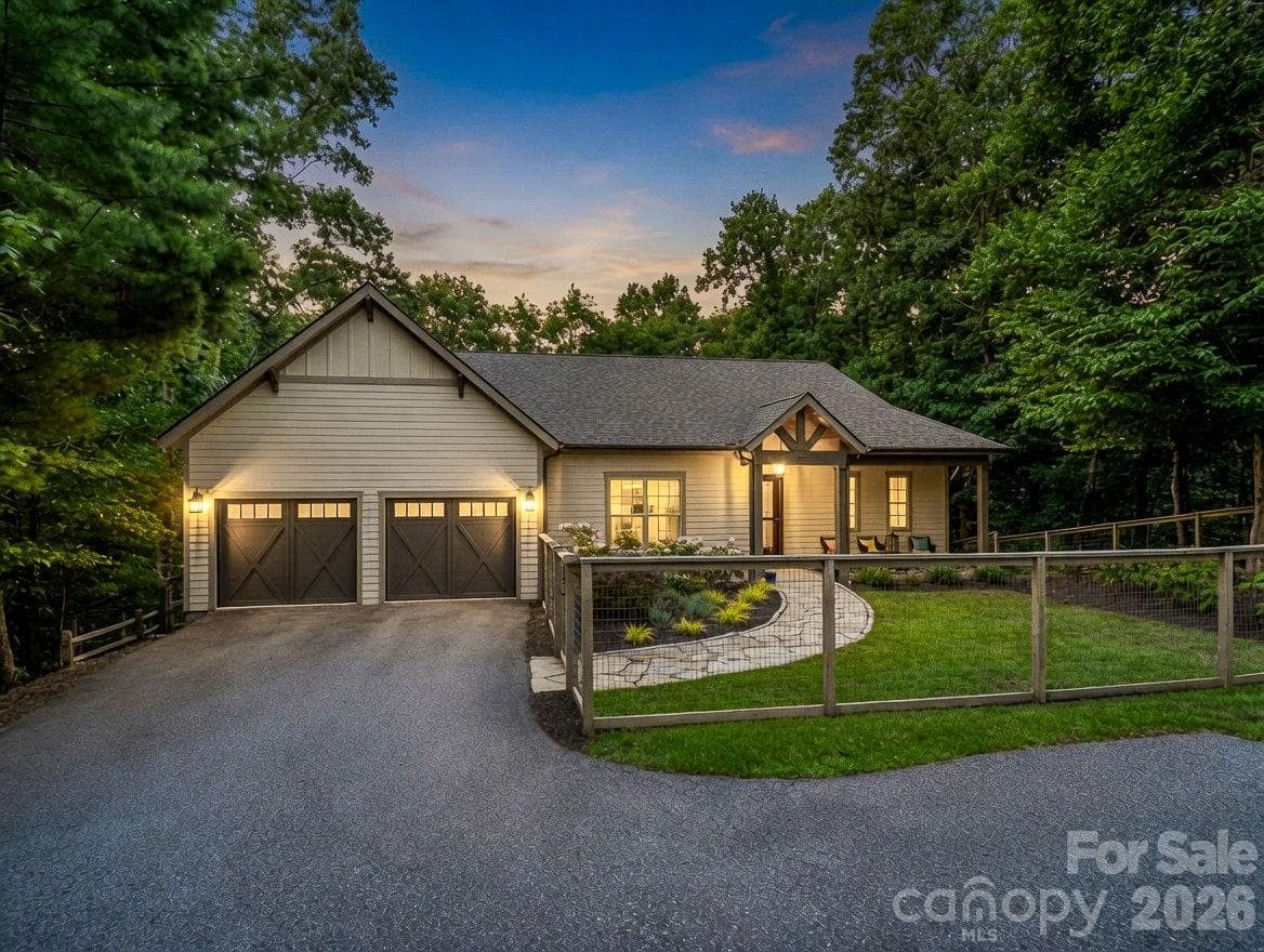 Single Family Residence at 122 Cisco Road, Asheville, photo 4 of 40