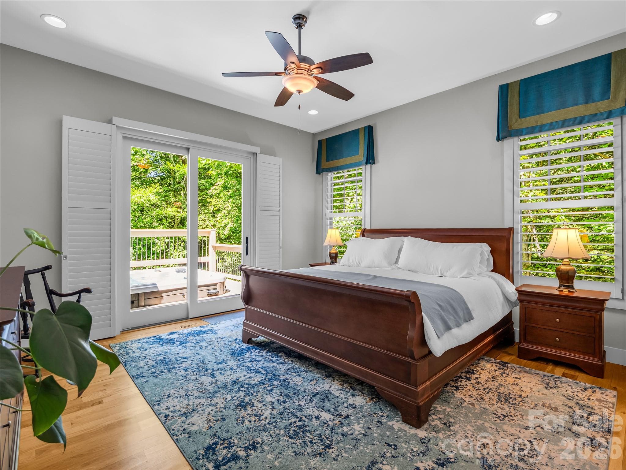Primary bedroom on main levvel - 122 Cisco Road, Asheville