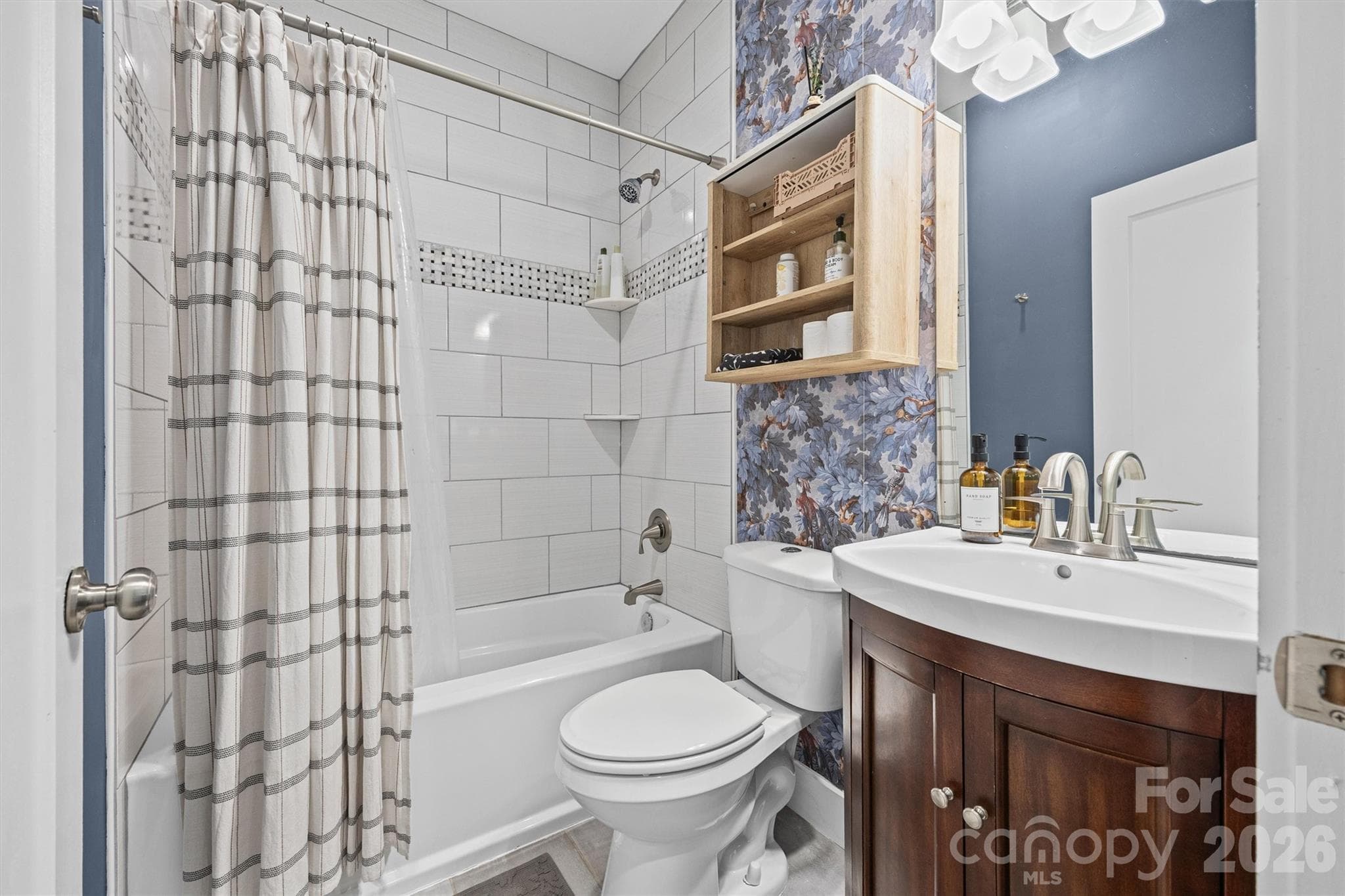 Single Family Residence at 821 Woodside Avenue, Charlotte, photo 21 of 41