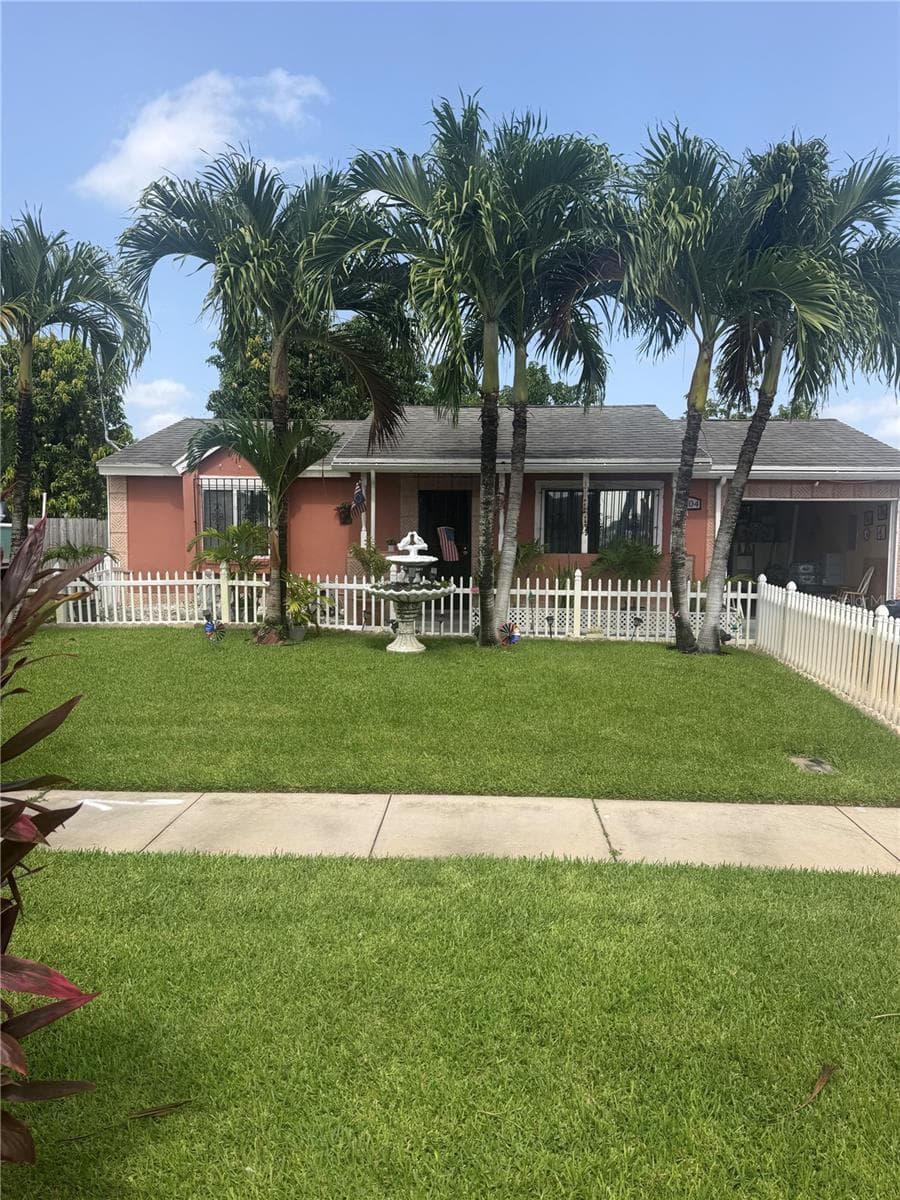 1304 DONWOODS LN