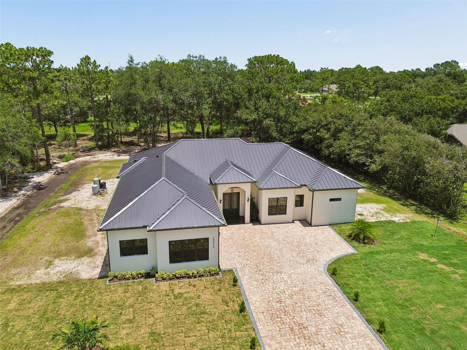 Single Family Residence at 19913 MOORGATE ST, ORLANDO, photo 8 of 98