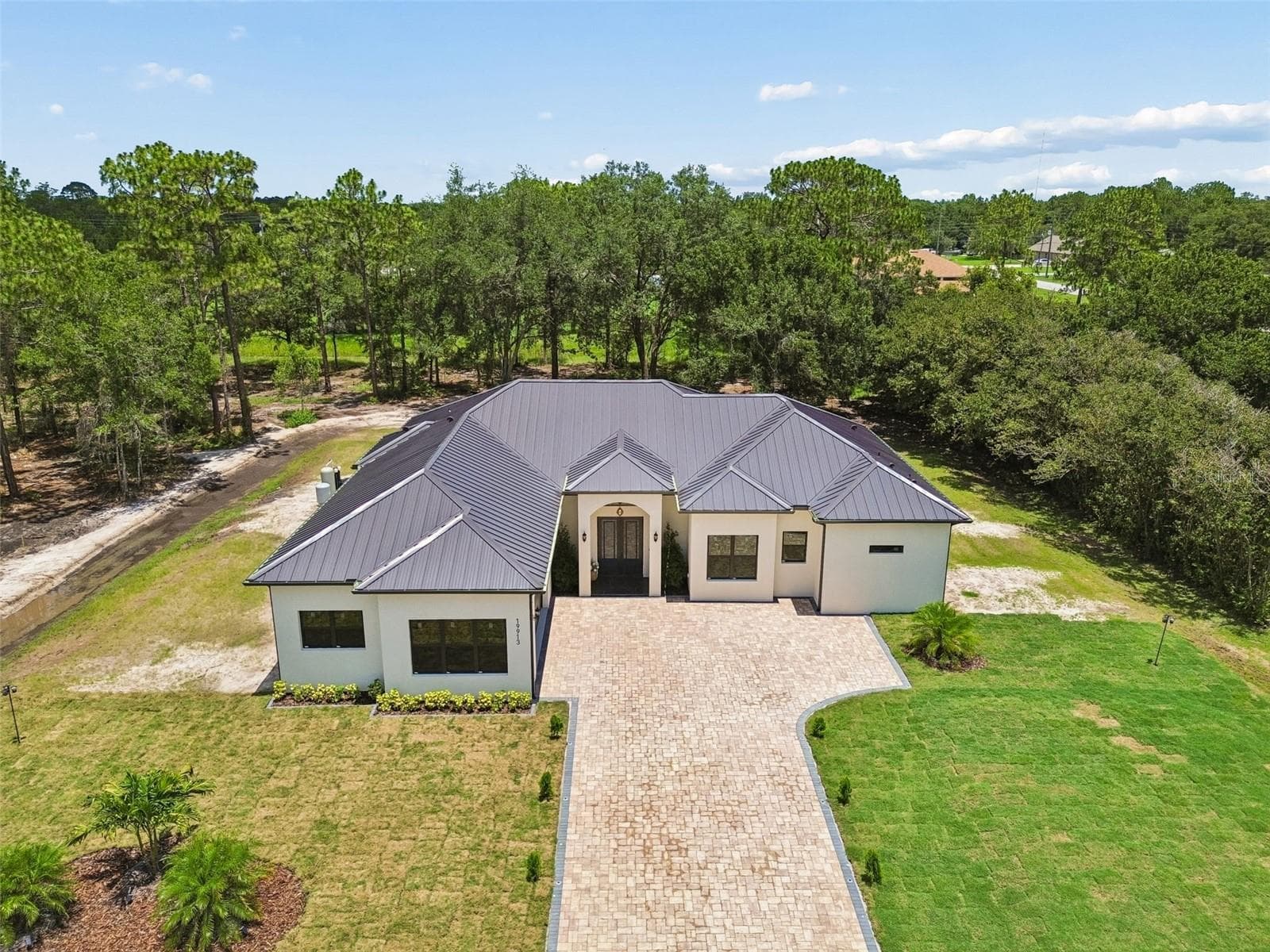 Single Family Residence at 19913 MOORGATE ST, ORLANDO, photo 9 of 98
