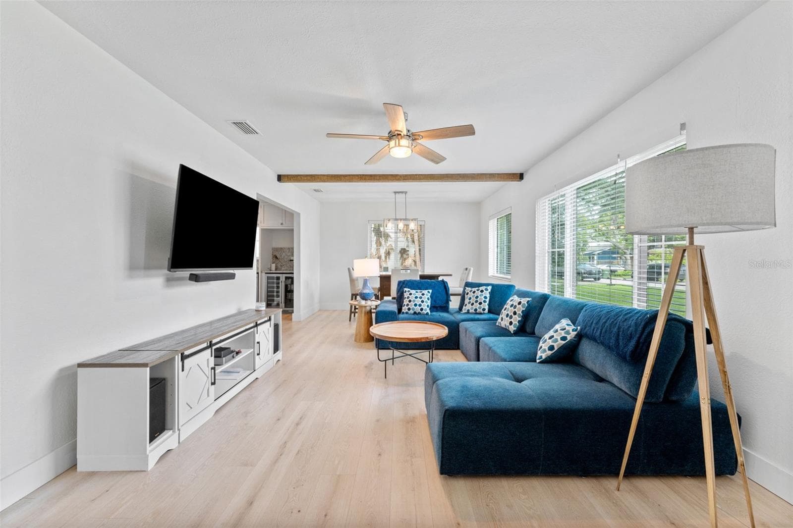 Single Family Residence at 802 W CORAL ST, TAMPA, photo 2 of 58