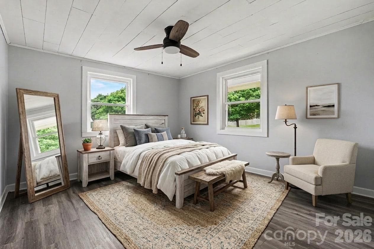 virtually staged - 2310 24th Avenue NE, Hickory