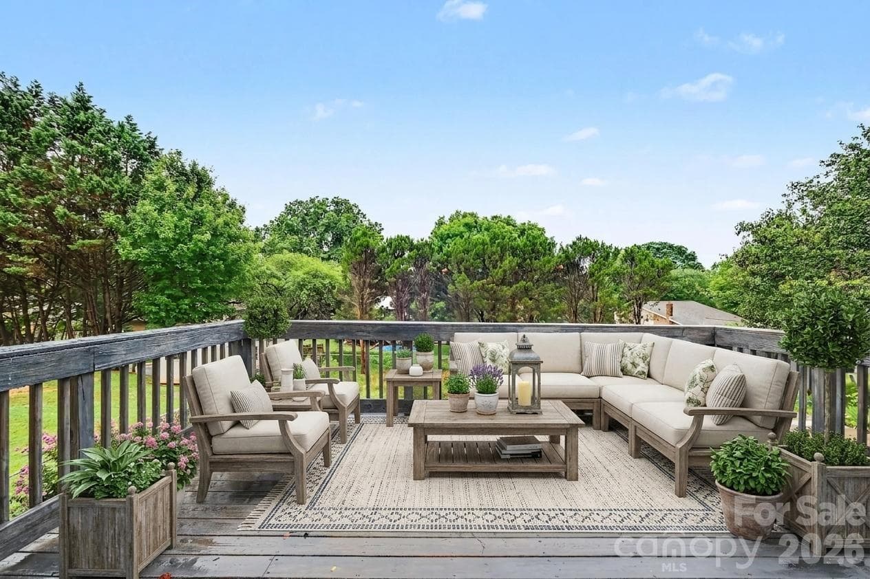 virtually staged - 2310 24th Avenue NE, Hickory