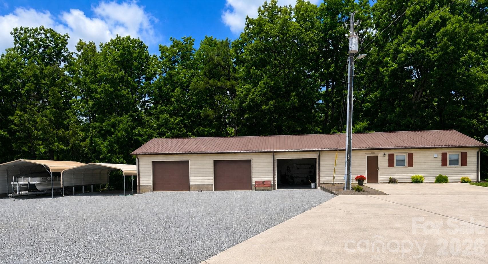 Detached Triple Garage and 2 BDRM Apartment - 1368 Cajah Mountain Road, Hudson