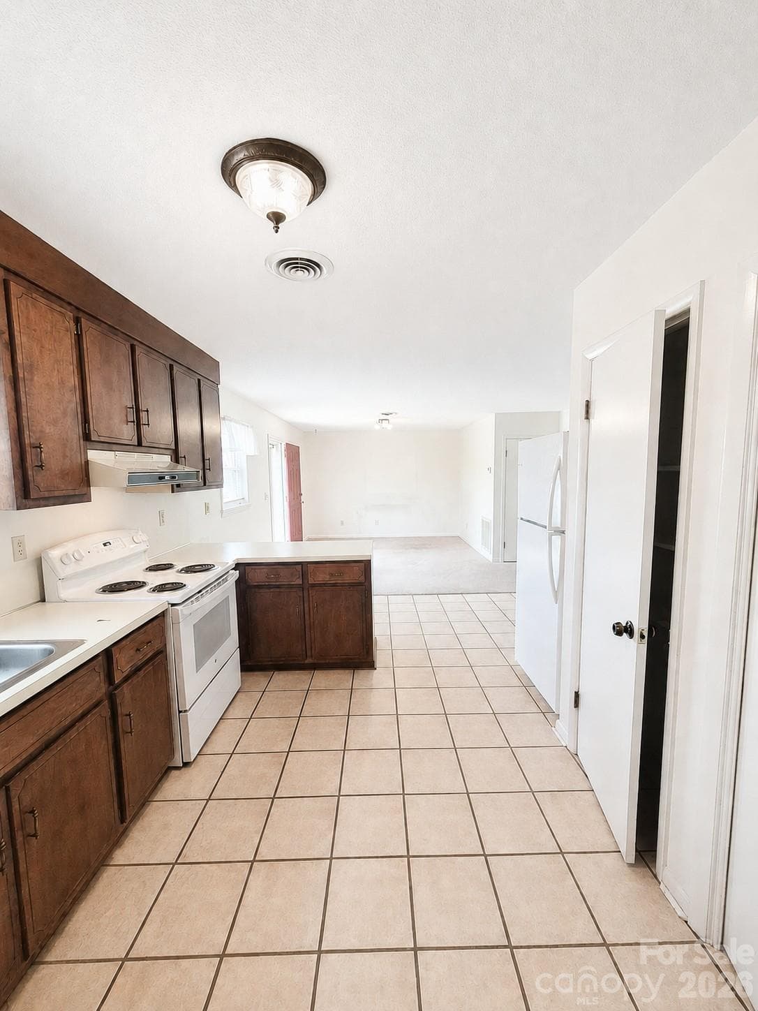 Spacious Kitchen w Pantry + Laundry Closet - 1368 Cajah Mountain Road, Hudson