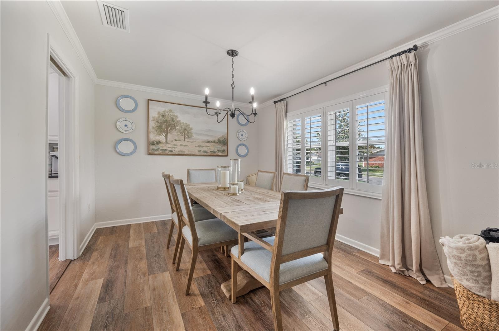 The formal dining room - 1211 HUNT AVE, LAKELAND