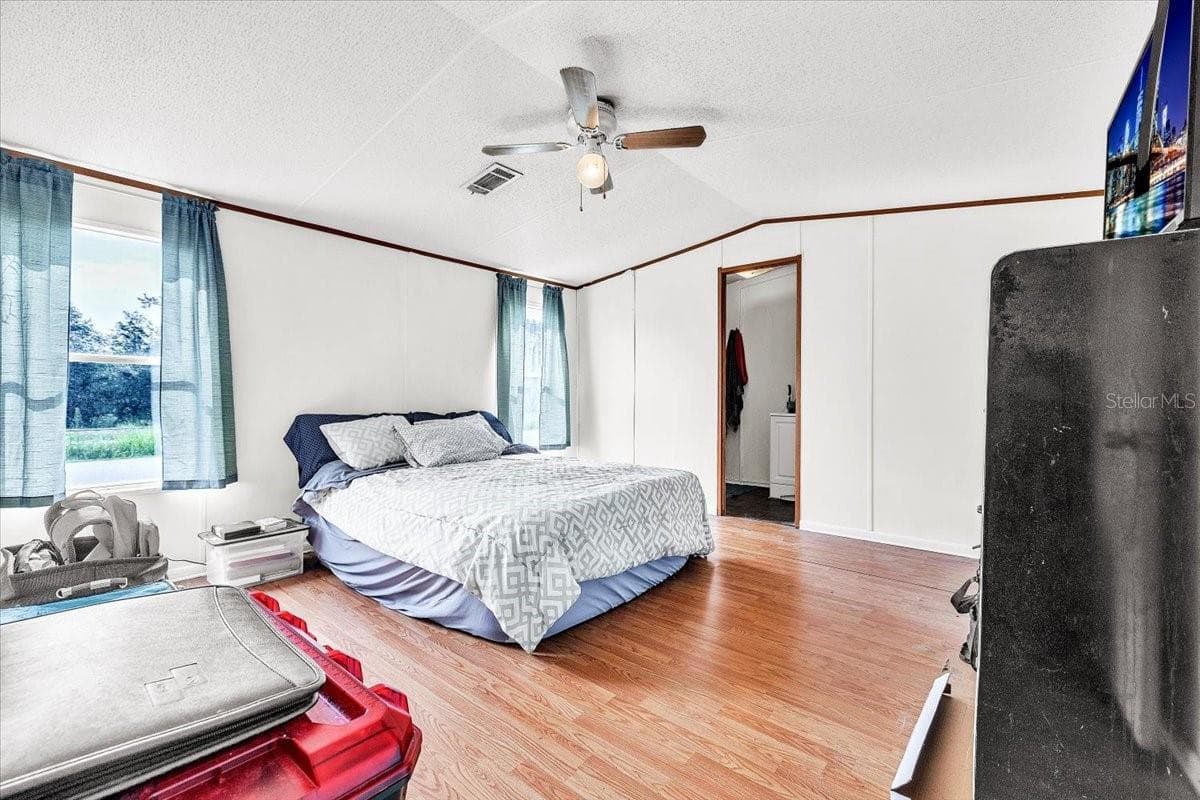Manufactured Home at 1169 LAFAYETTE ST, PUNTA GORDA, photo 9 of 31