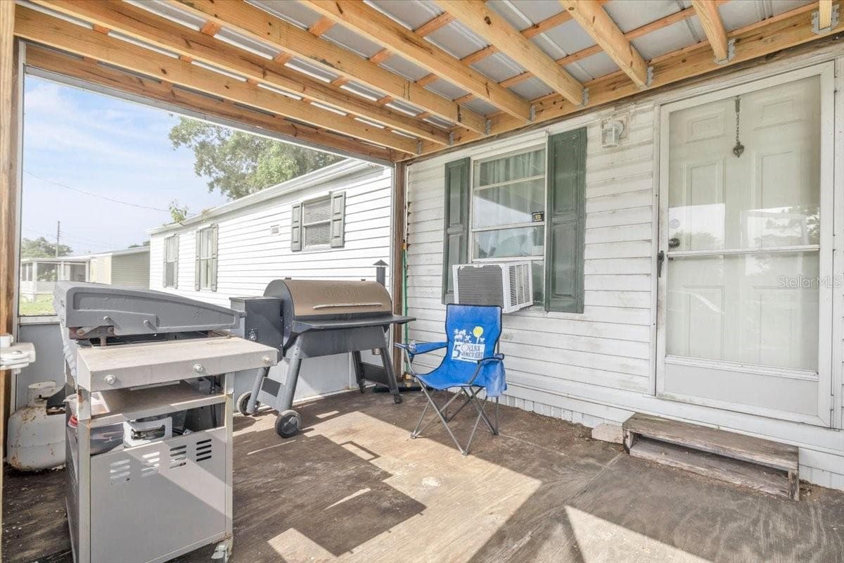 Manufactured Home at 1169 LAFAYETTE ST, PUNTA GORDA, photo 20 of 31