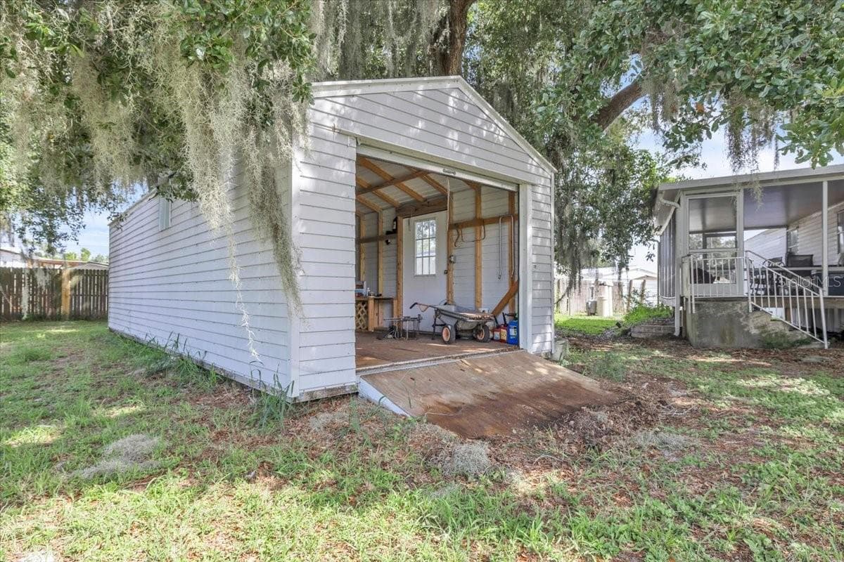 Manufactured Home at 1169 LAFAYETTE ST, PUNTA GORDA, photo 23 of 31