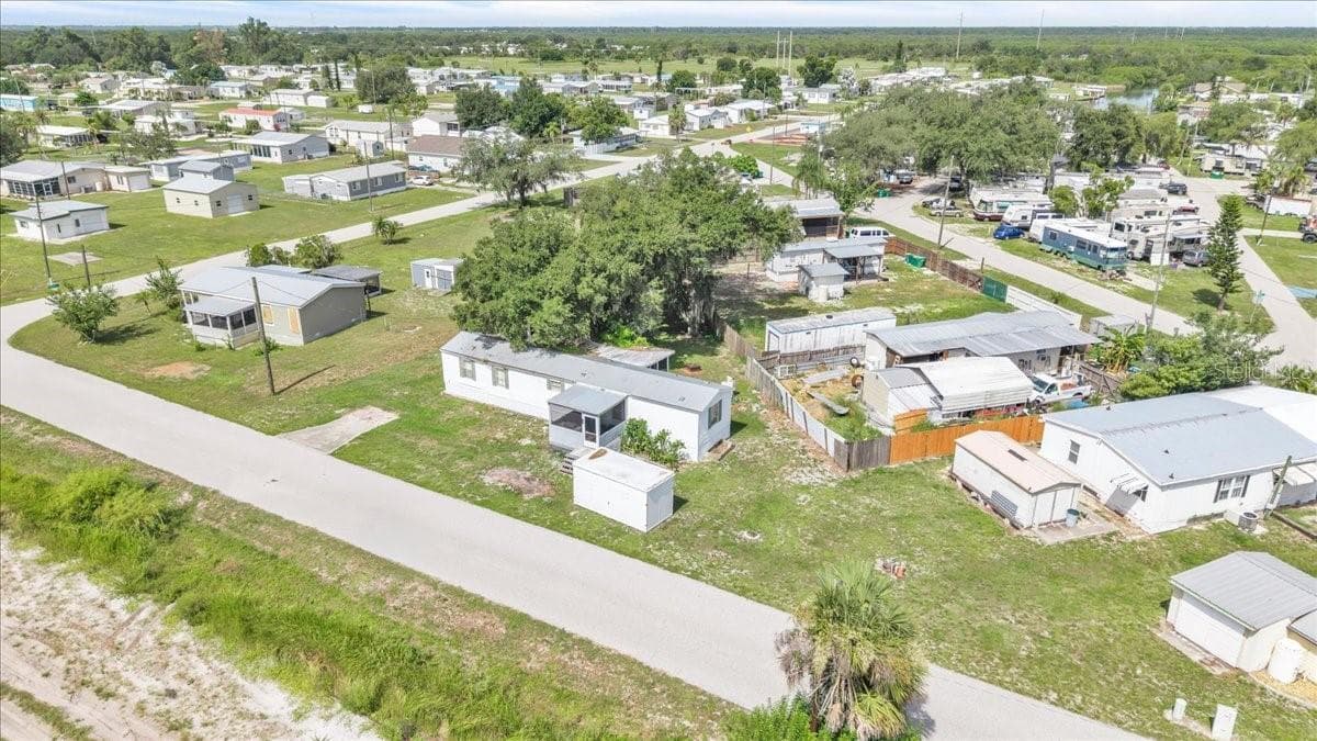 Manufactured Home at 1169 LAFAYETTE ST, PUNTA GORDA, photo 25 of 31