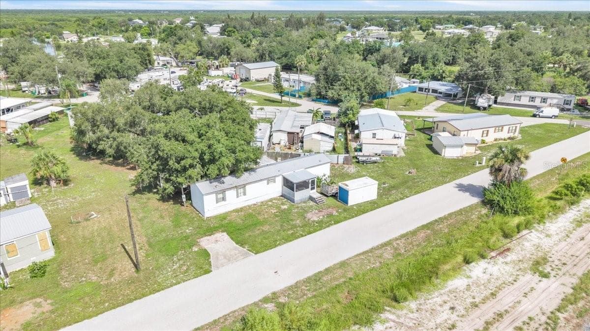 Manufactured Home at 1169 LAFAYETTE ST, PUNTA GORDA, photo 27 of 31