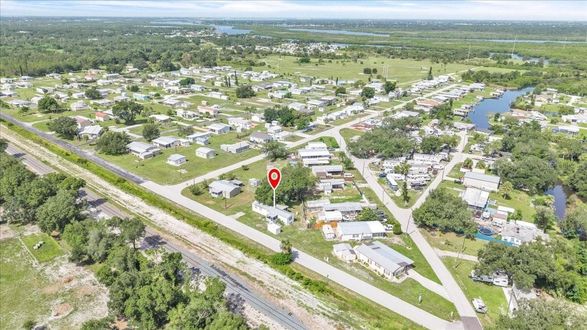 Manufactured Home at 1169 LAFAYETTE ST, PUNTA GORDA, photo 28 of 31