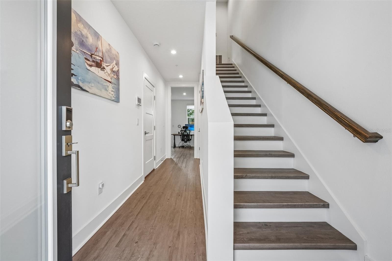 Townhouse at 312 15TH ST N, ST PETERSBURG, photo 3 of 49