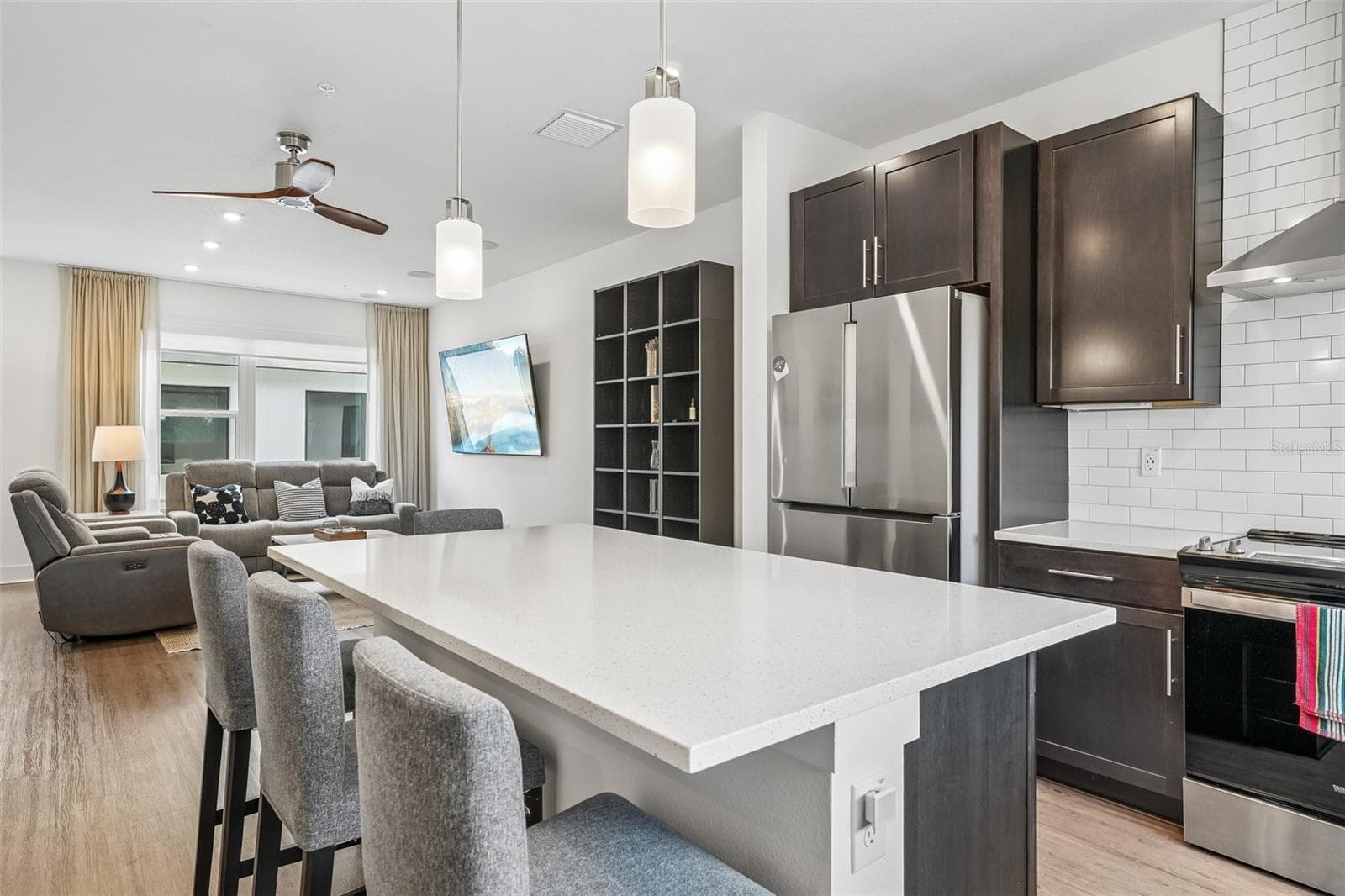 Townhouse at 312 15TH ST N, ST PETERSBURG, photo 6 of 49
