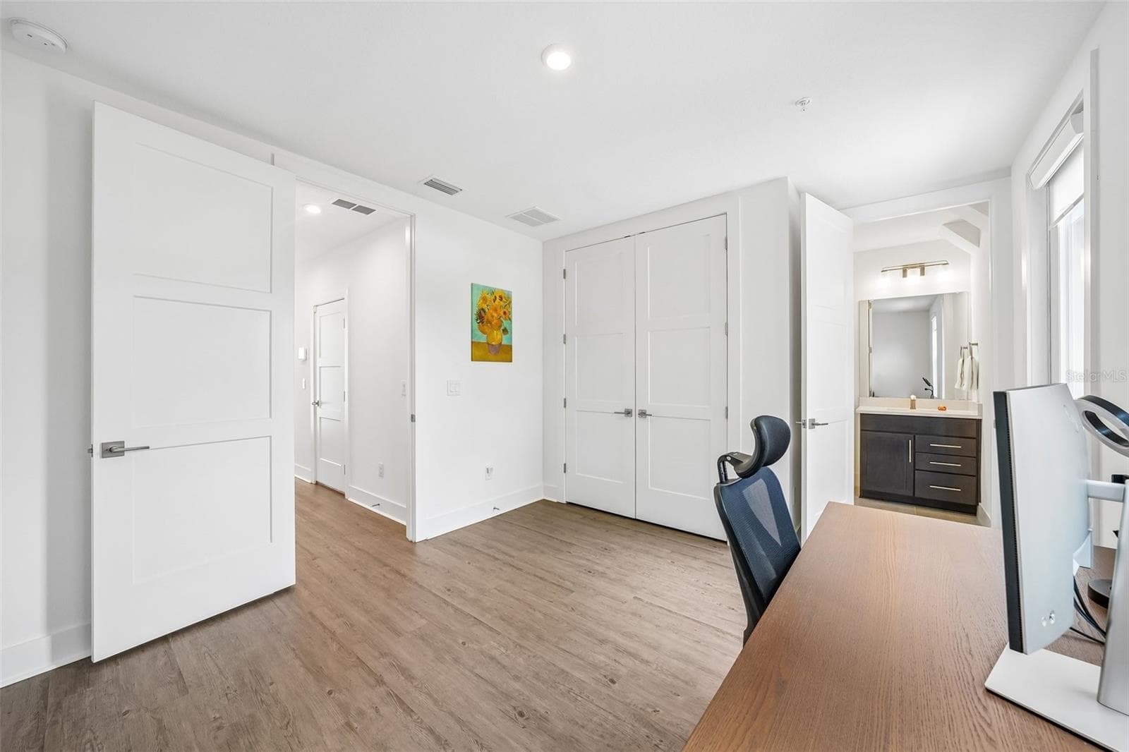 Townhouse at 312 15TH ST N, ST PETERSBURG, photo 11 of 49