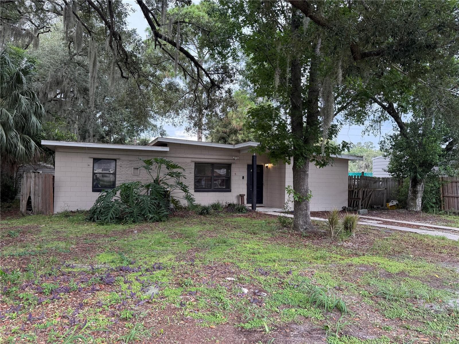 1435 TRIANGLE DR