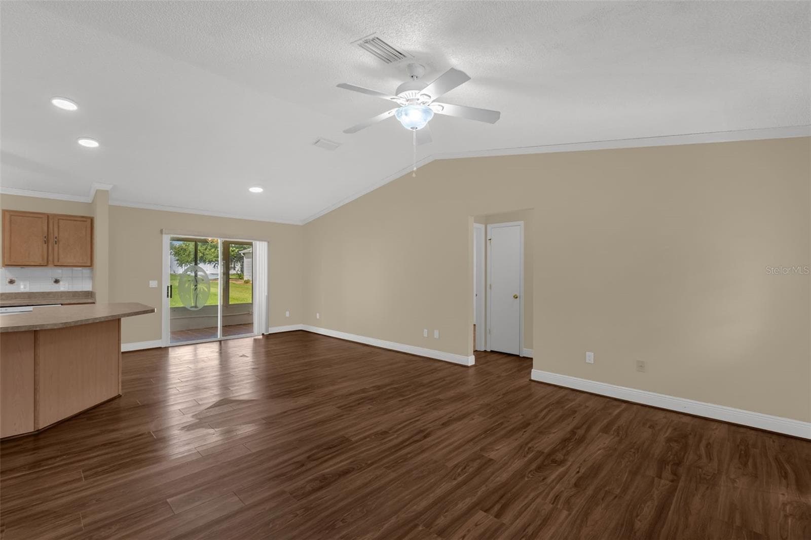 Single Family Residence at 17648 SE 93RD BUTLER CT, THE VILLAGES, photo 6 of 40
