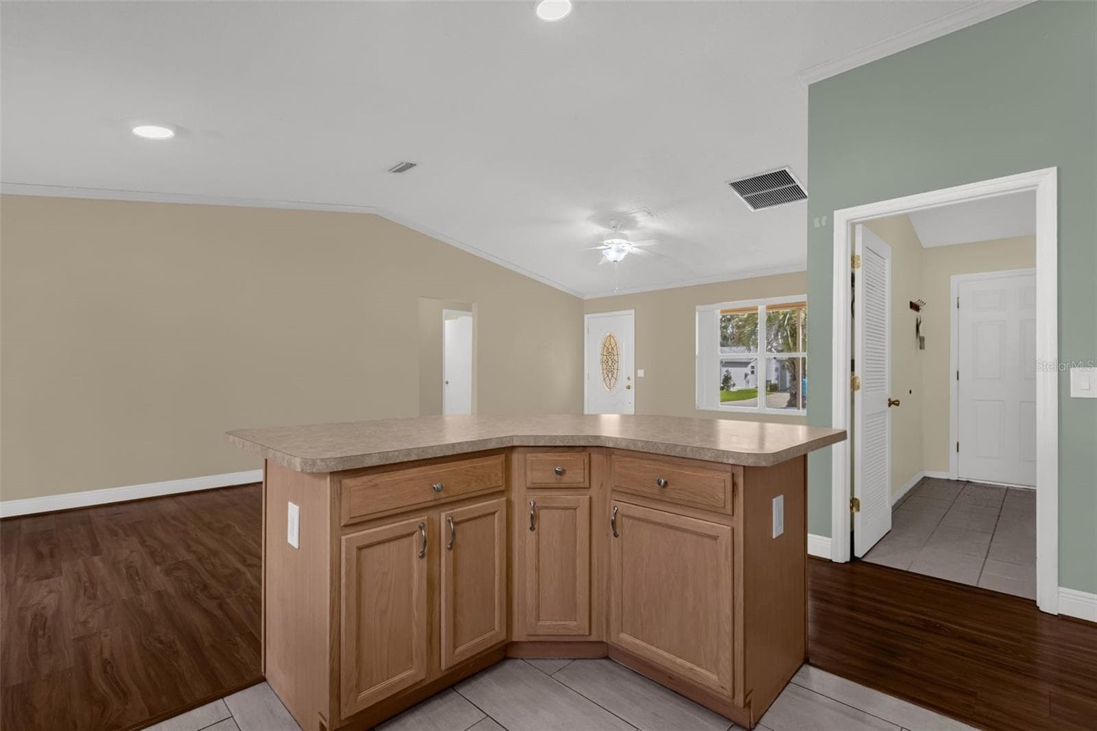 Single Family Residence at 17648 SE 93RD BUTLER CT, THE VILLAGES, photo 11 of 40
