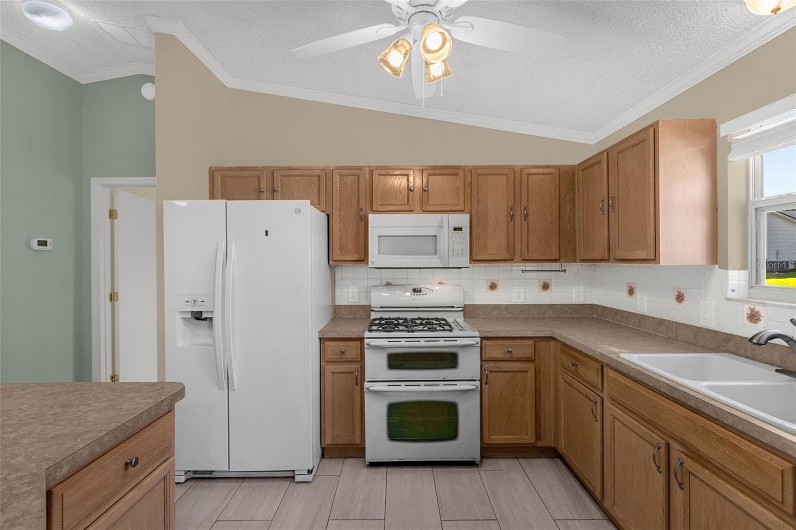Single Family Residence at 17648 SE 93RD BUTLER CT, THE VILLAGES, photo 12 of 40