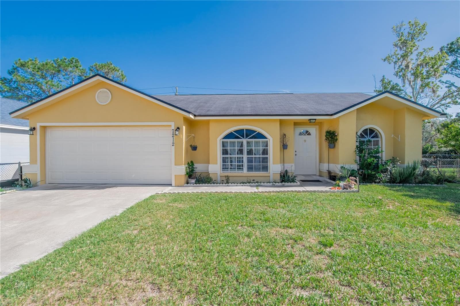 Single Family Residence at 7212 PEBBLE PASS LOOP, LAKELAND, photo 3 of 36