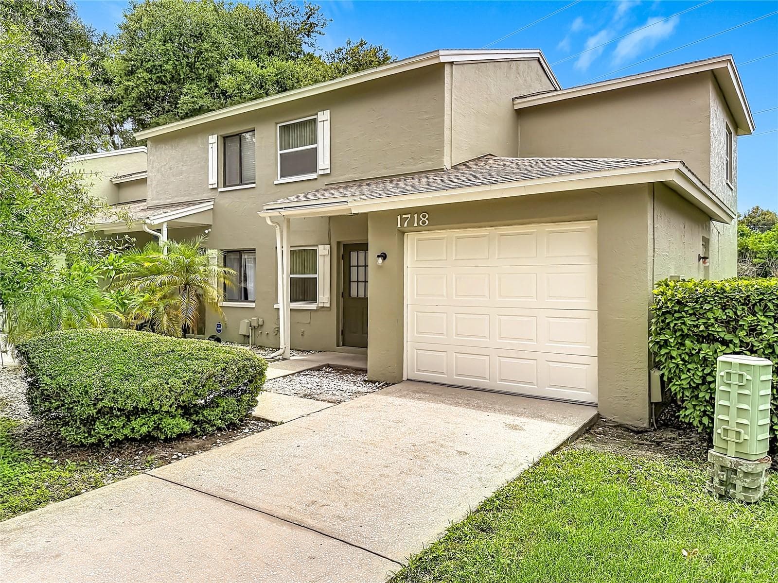 1718 ADAMS CIR S