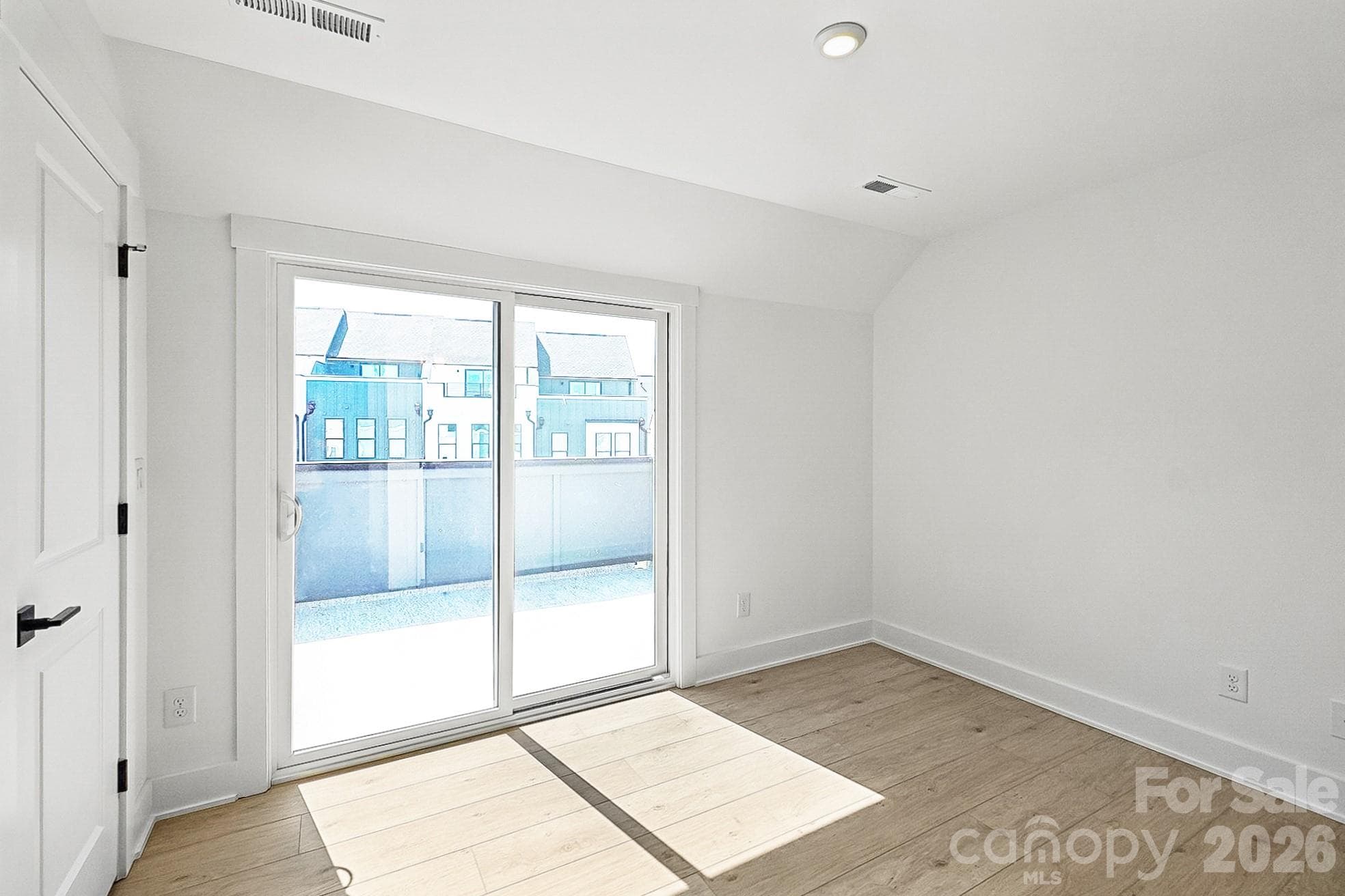 Fourth floor guest suite/ lounge - 4038 Sophia Drive, Charlotte