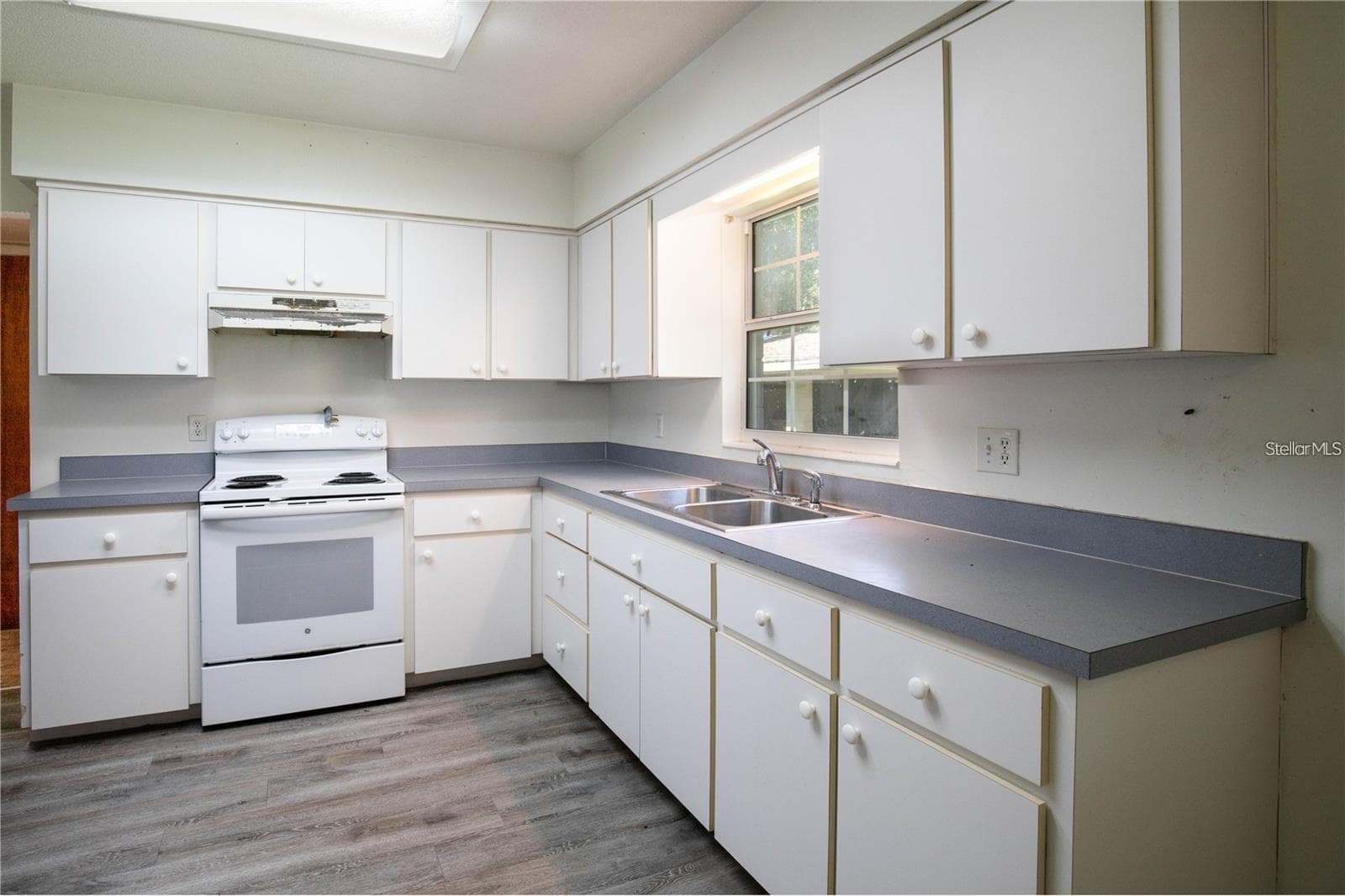 Mixed Use at 25525 COLMAR AVE, SORRENTO, photo 13 of 15