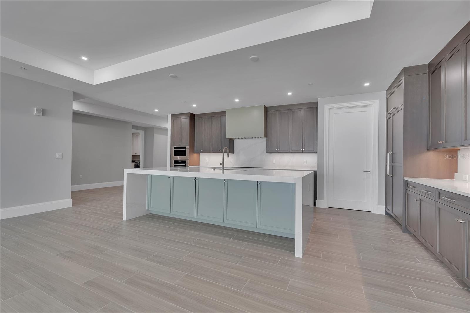 Condominium at 70 AVENIDA VENECCIA #202, SARASOTA, photo 6 of 51