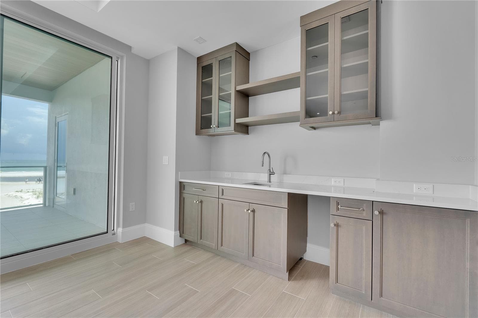 Wet Bar - 70 AVENIDA VENECCIA #202, SARASOTA
