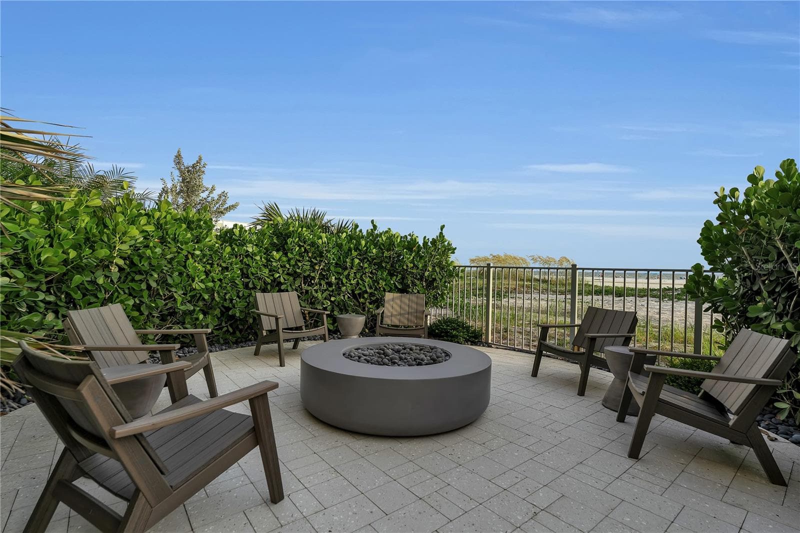 Firepit - 70 AVENIDA VENECCIA #202, SARASOTA