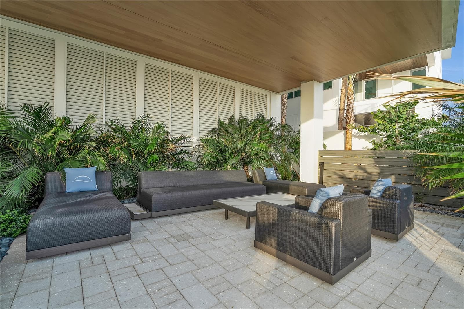 Owner Lounge Area - 70 AVENIDA VENECCIA #202, SARASOTA