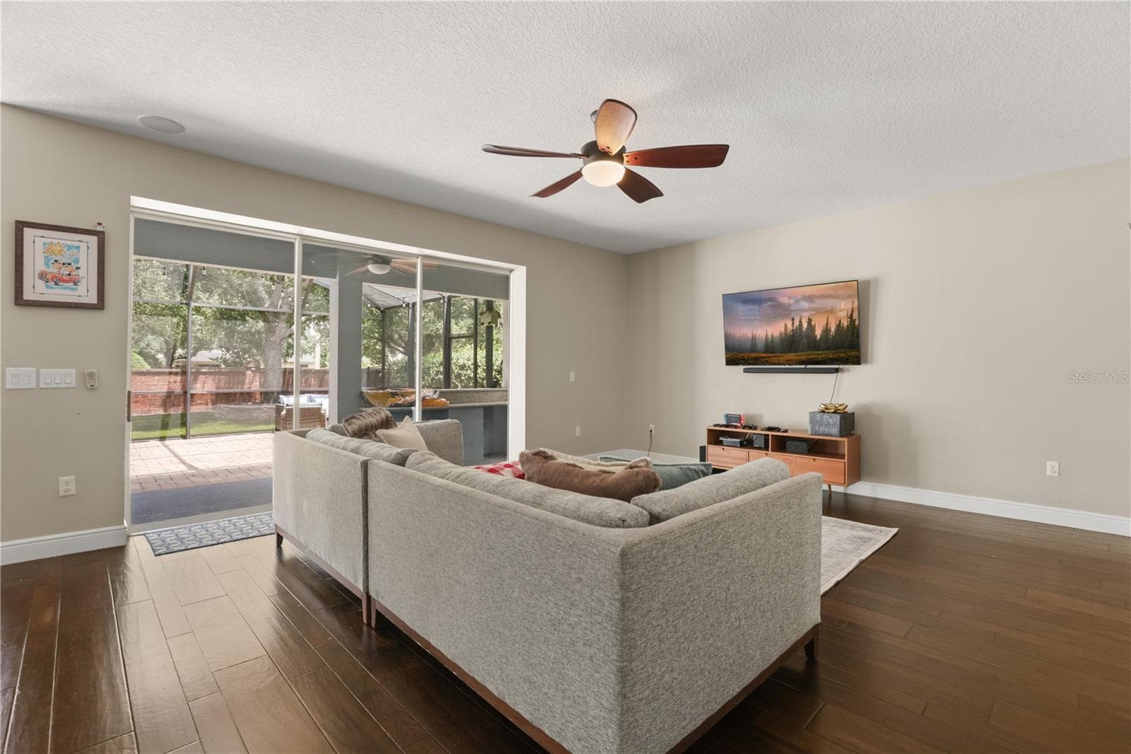 Living Area Facing Patio - 932 LOST GROVE CIR, WINTER GARDEN