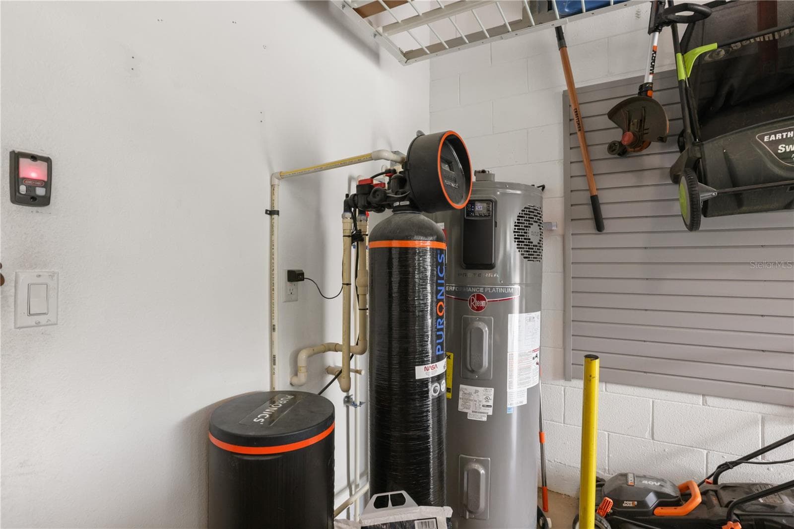 Water softener - 932 LOST GROVE CIR, WINTER GARDEN
